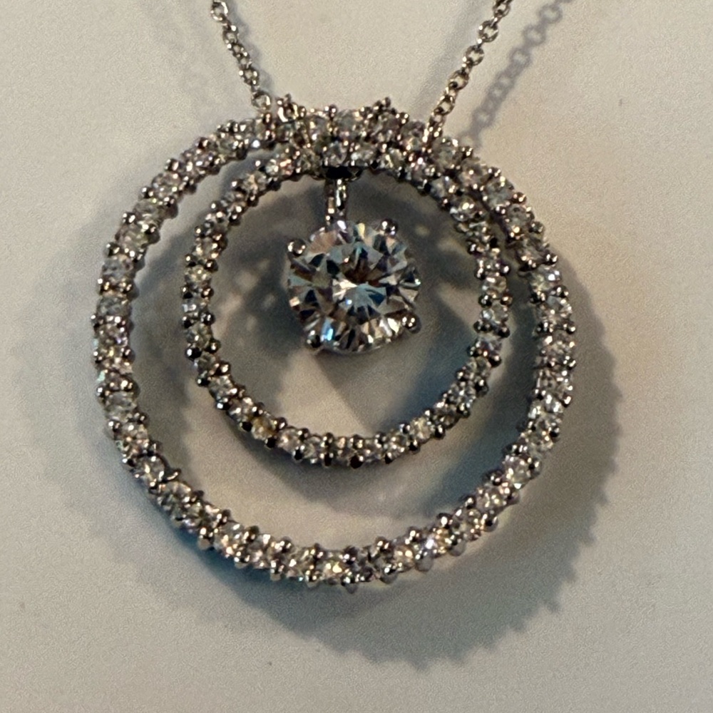 Elegant cz circle necklace - Picture 7 of 9